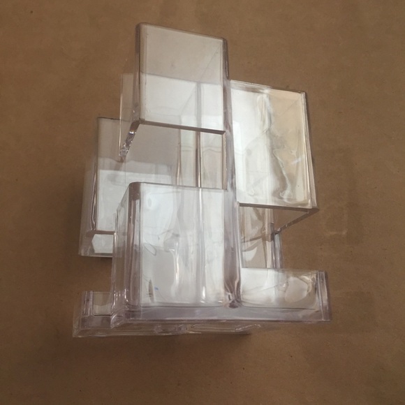 Clear Cosmetics makeup brushes holder organizer - Picture 5 of 10